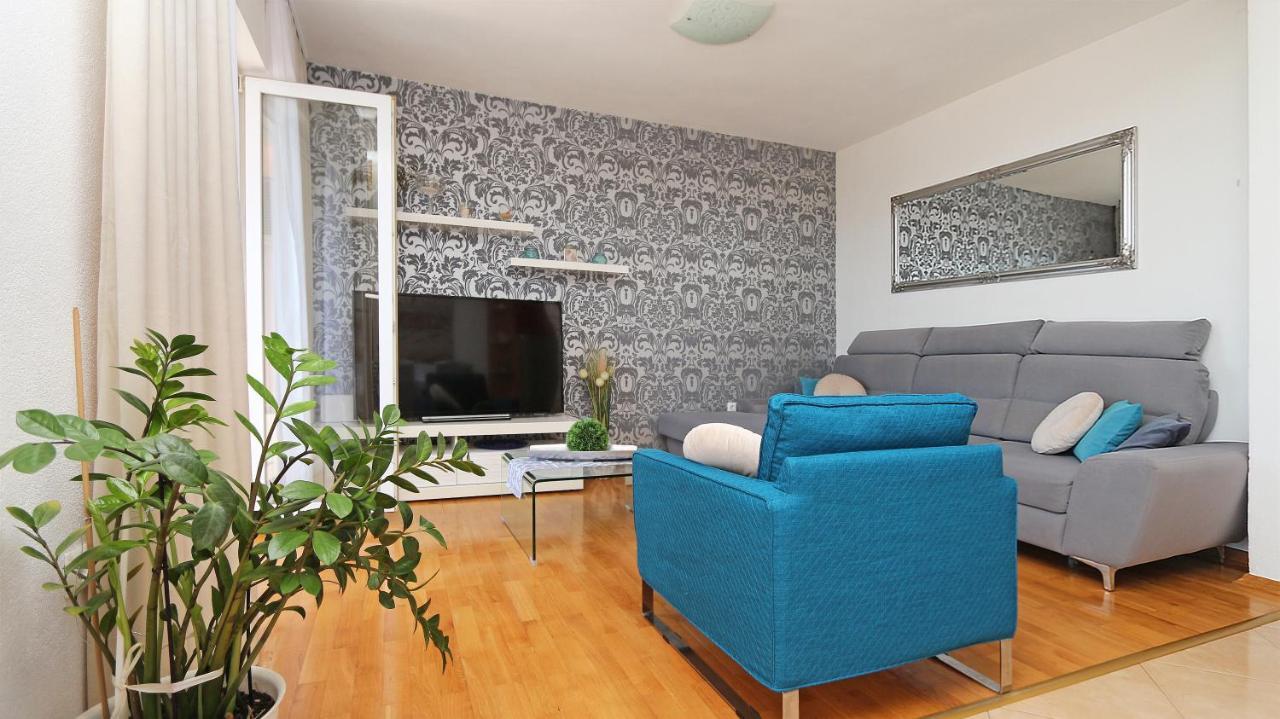 Apartments Emilija Makarska Bagian luar foto