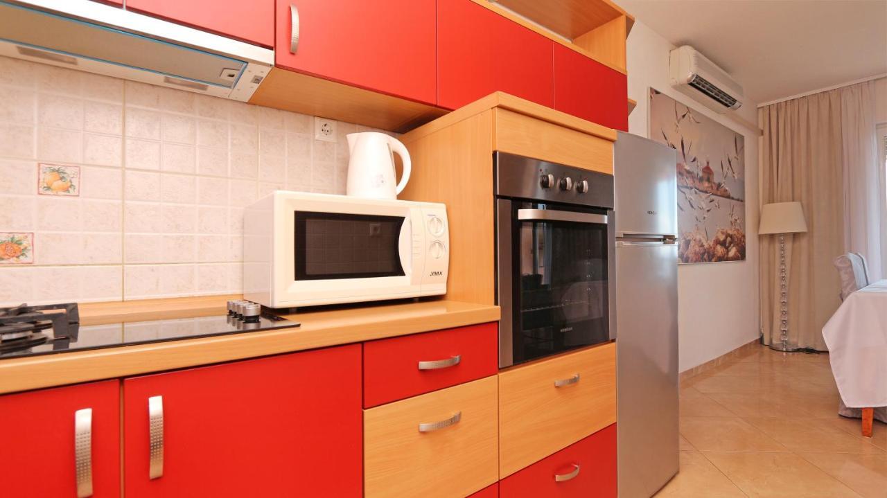Apartments Emilija Makarska Bagian luar foto