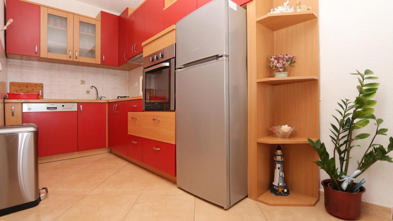 Apartments Emilija Makarska Bagian luar foto