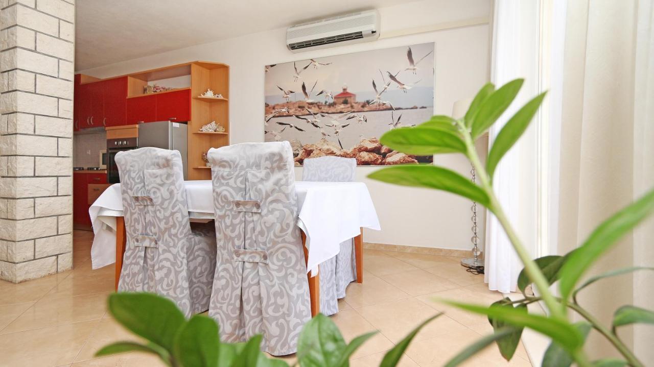 Apartments Emilija Makarska Bagian luar foto