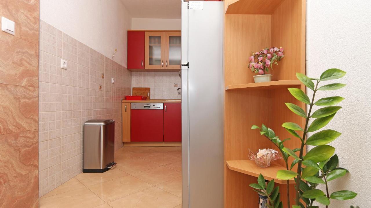 Apartments Emilija Makarska Bagian luar foto