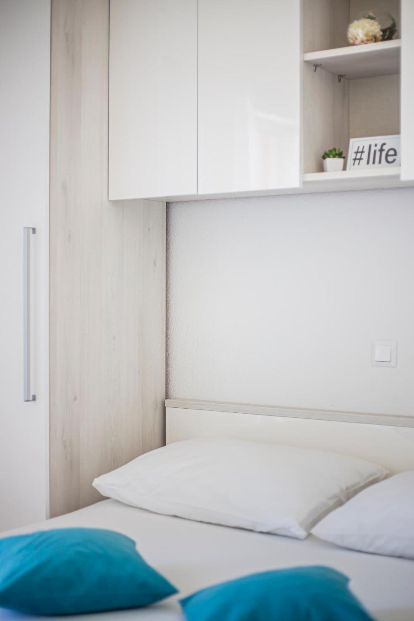Apartments Emilija Makarska Bagian luar foto