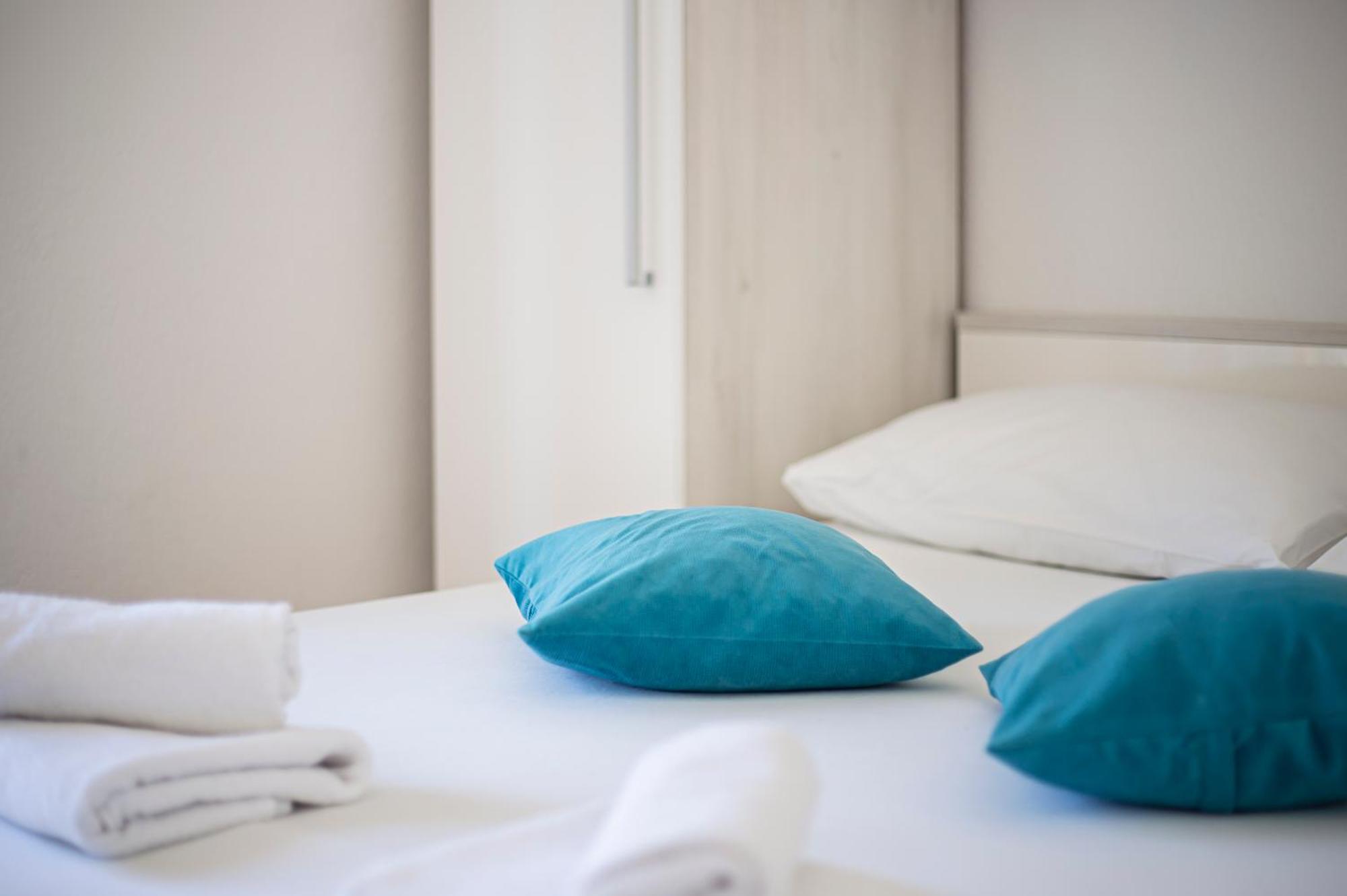 Apartments Emilija Makarska Bagian luar foto